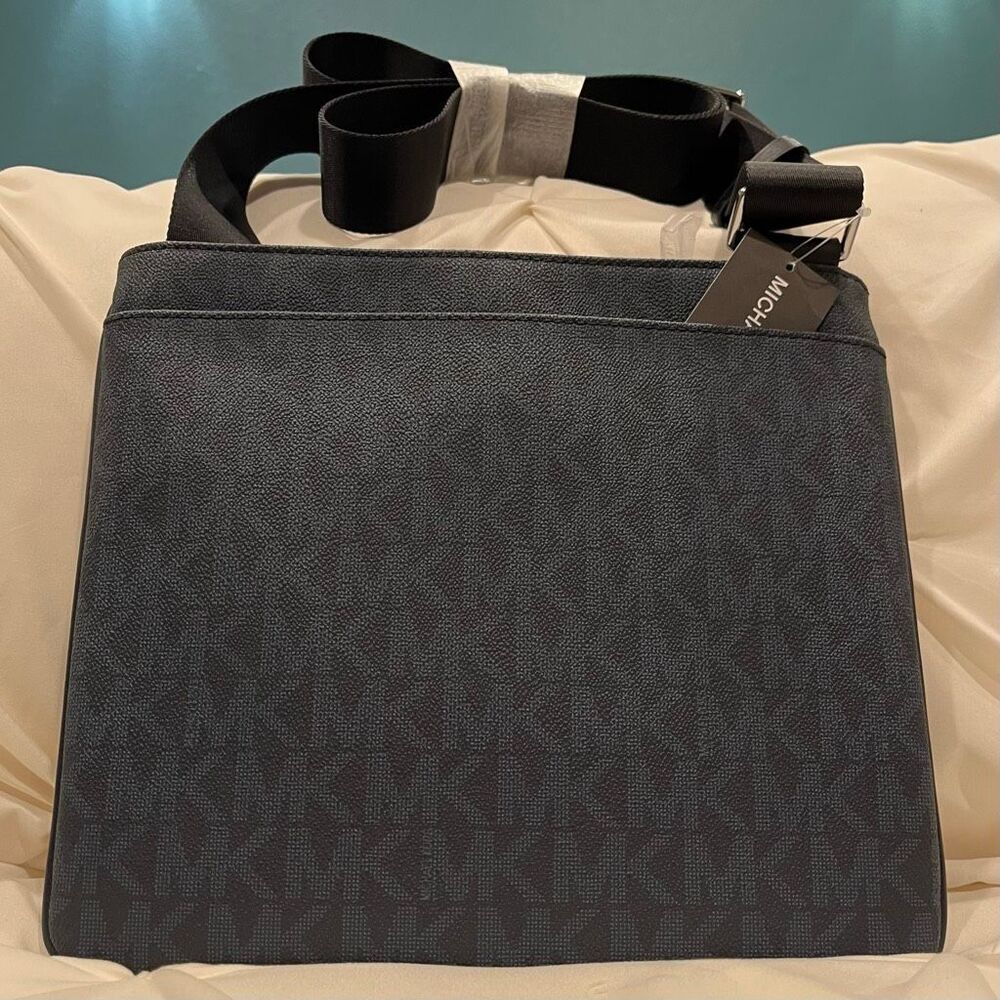 Michael Kors Jet Set Men’s Unisex Baltic Signature Crossbody Medium Bag NWT